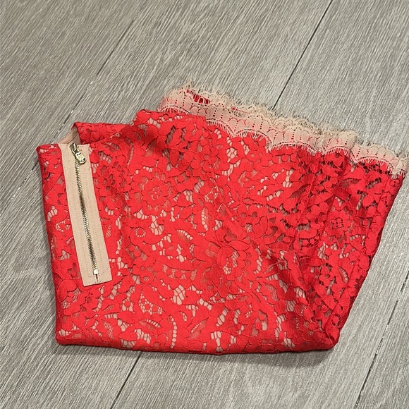 Ann Taylor Lace Crew Neck Blouse Size 0 - Picture 7 of 7